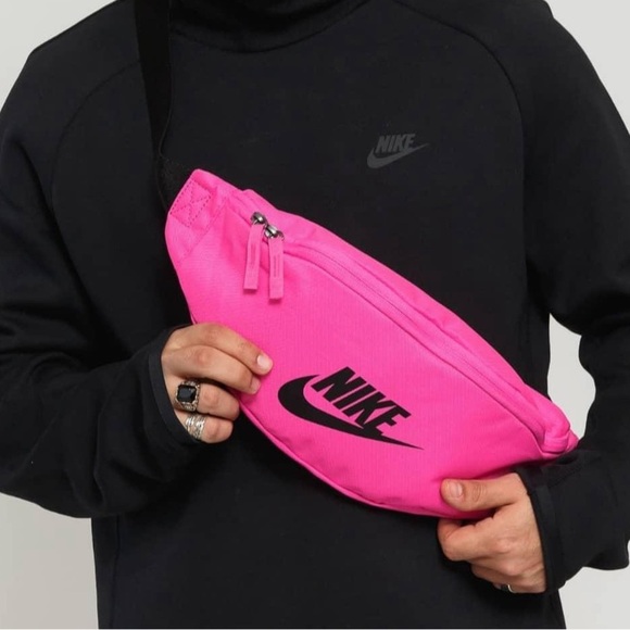 Nike Fanny Pack NWOT - Picture 1 of 5